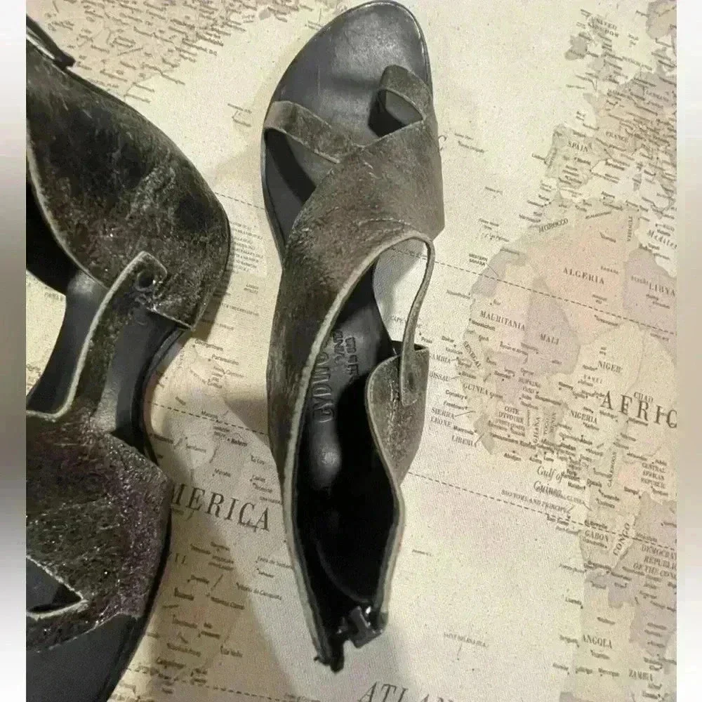 Cydwoq Vintage Shoes Women’s 38.5 Metallic Sandals Handmade Leather USA 339$ - Picture 5 of 10